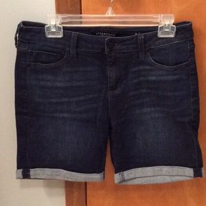 Liverpool Jeans Walking Short size 8/29